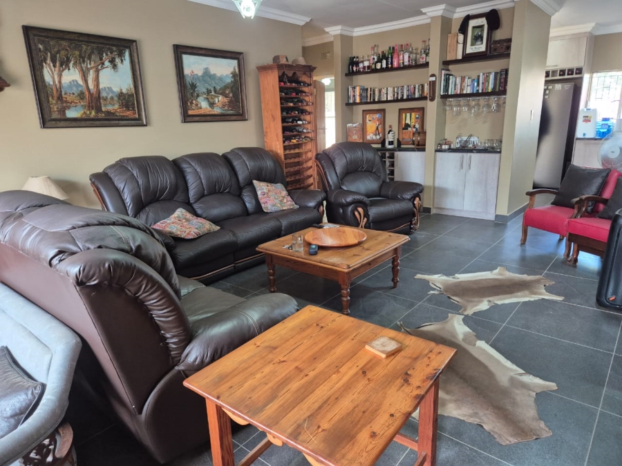 2 Bedroom Property for Sale in Langenhovenpark Free State